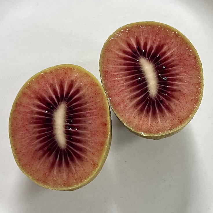 30 Hongyang RubyRed Kiwi Fruit Tree Seeds
